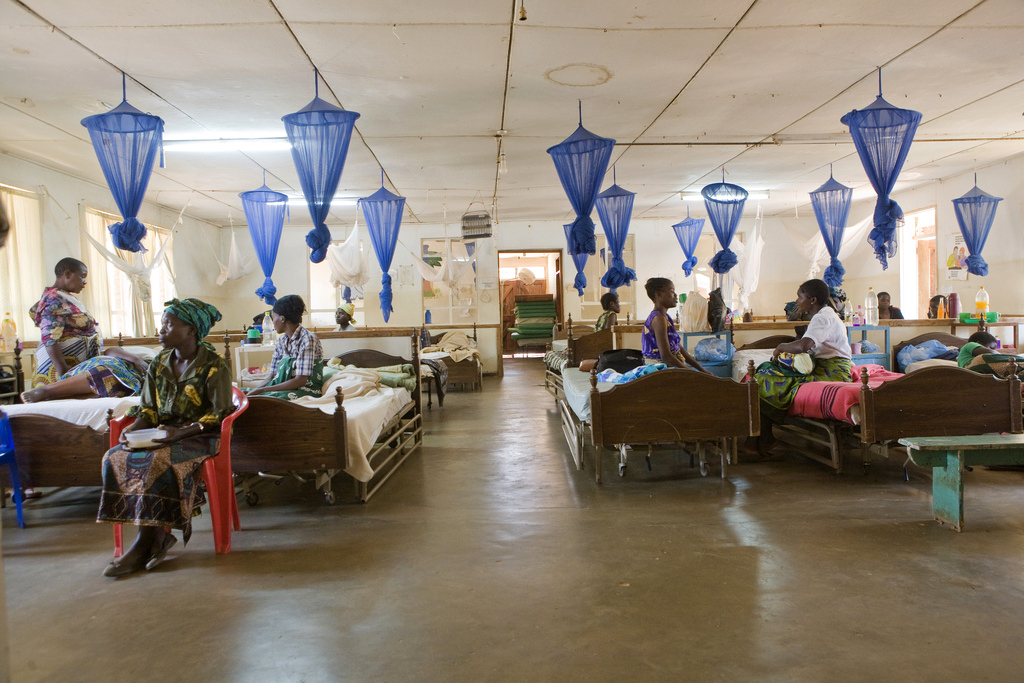 Women and newborn babies are cared for at Ekwendeni Mission Hospital, in the Mzimba District, Malawi. Gates Foundation/Flickr.