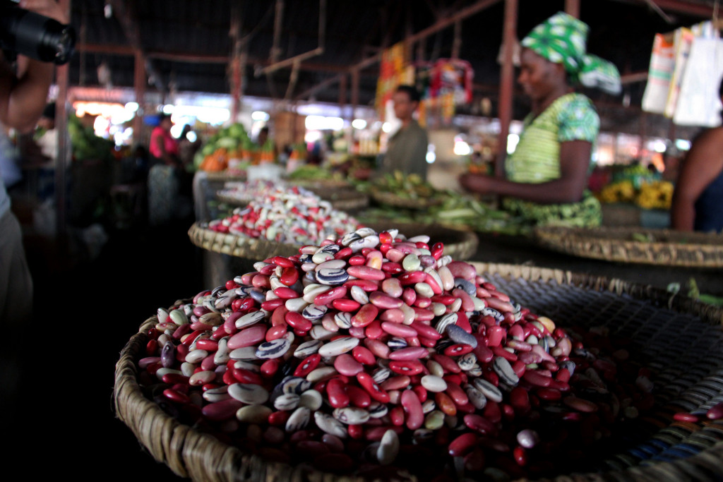 Fresh beans on sale in a Rwandan market. Credit: Stephanie Malyon / CIAT